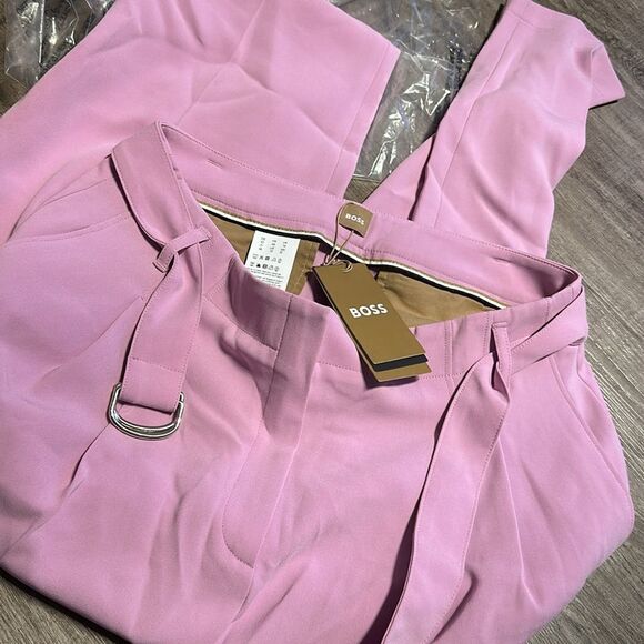 Hugo BOSS

Paperbag Belted-Waist Pleated Regular Tapered Trousers - Picture 5 of 6